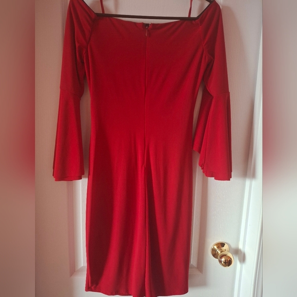 Le Chateau Off the Shoulder Dress Red - Picture 2 of 5